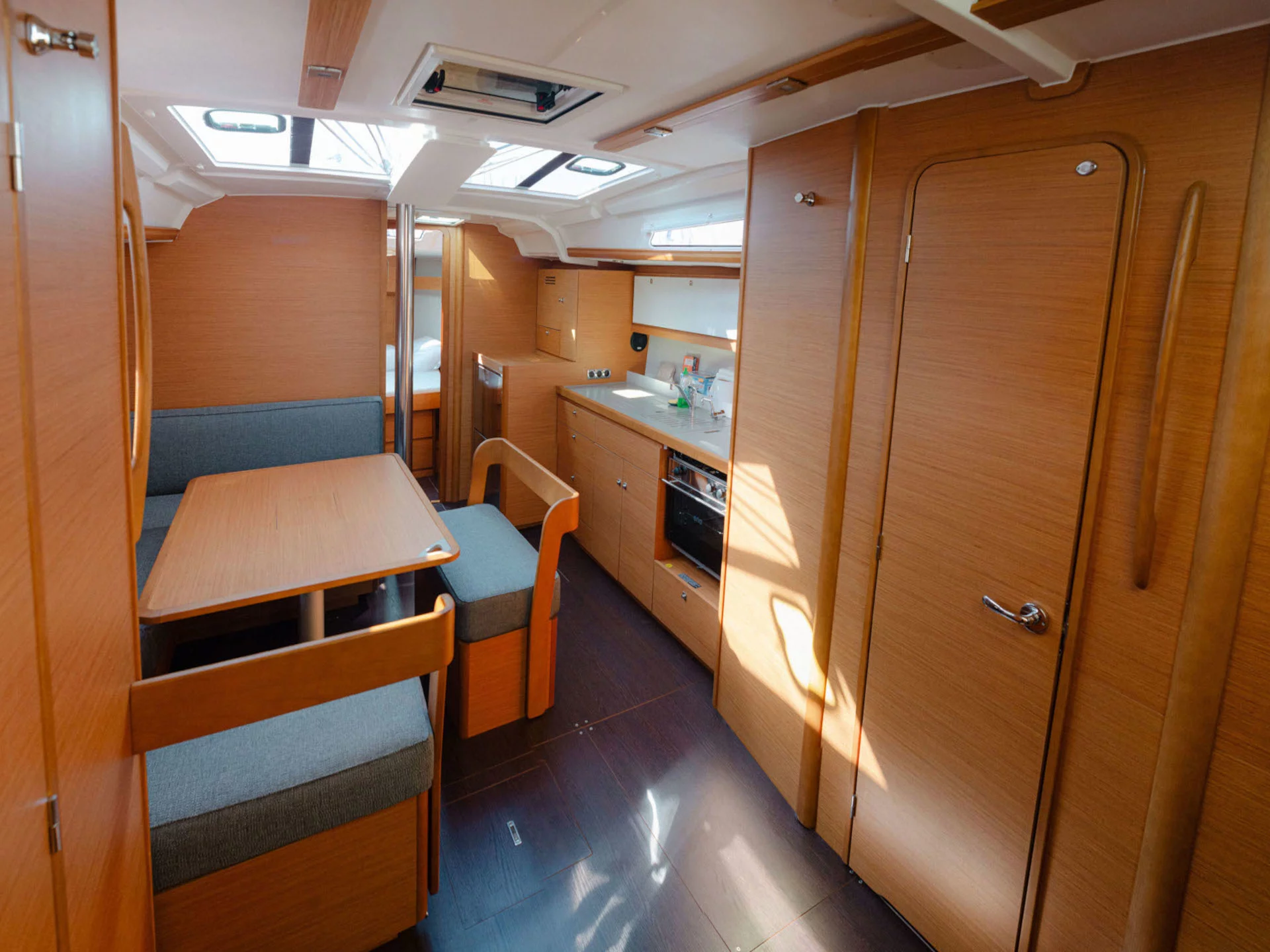 Dufour 430 (ARMONIA) Interior image - 7