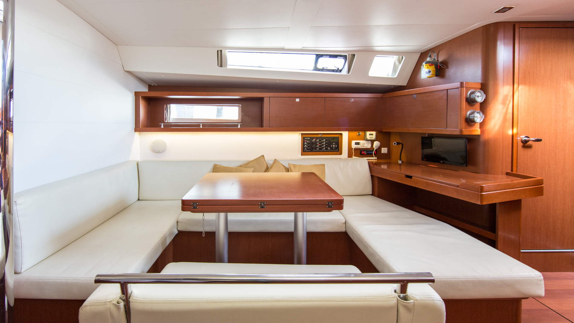 Photo #20 - Oceanis 45 (DAEDALUS) in Skiathos - 8701
