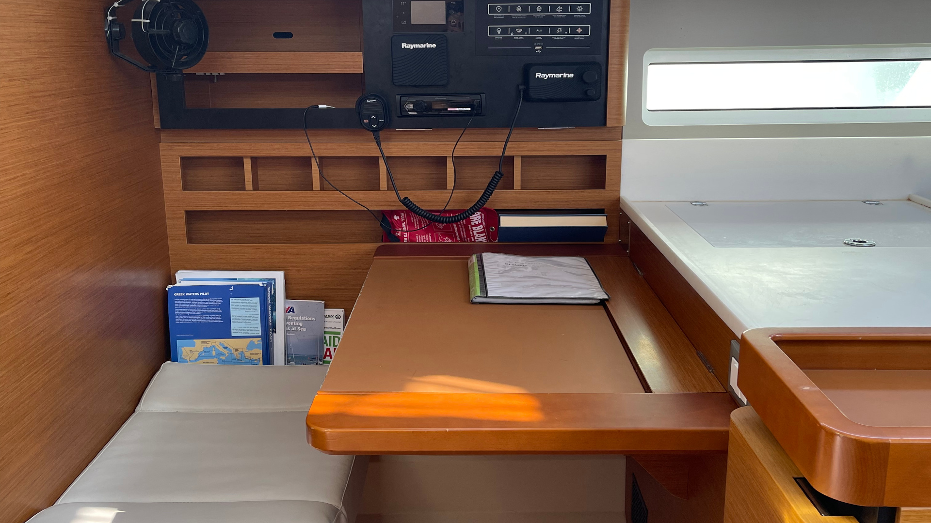 Photo #14 - Sun Odyssey 440 (possible to be converted to 3 cabins) (OLYMPIA) en Skiathos - 18576