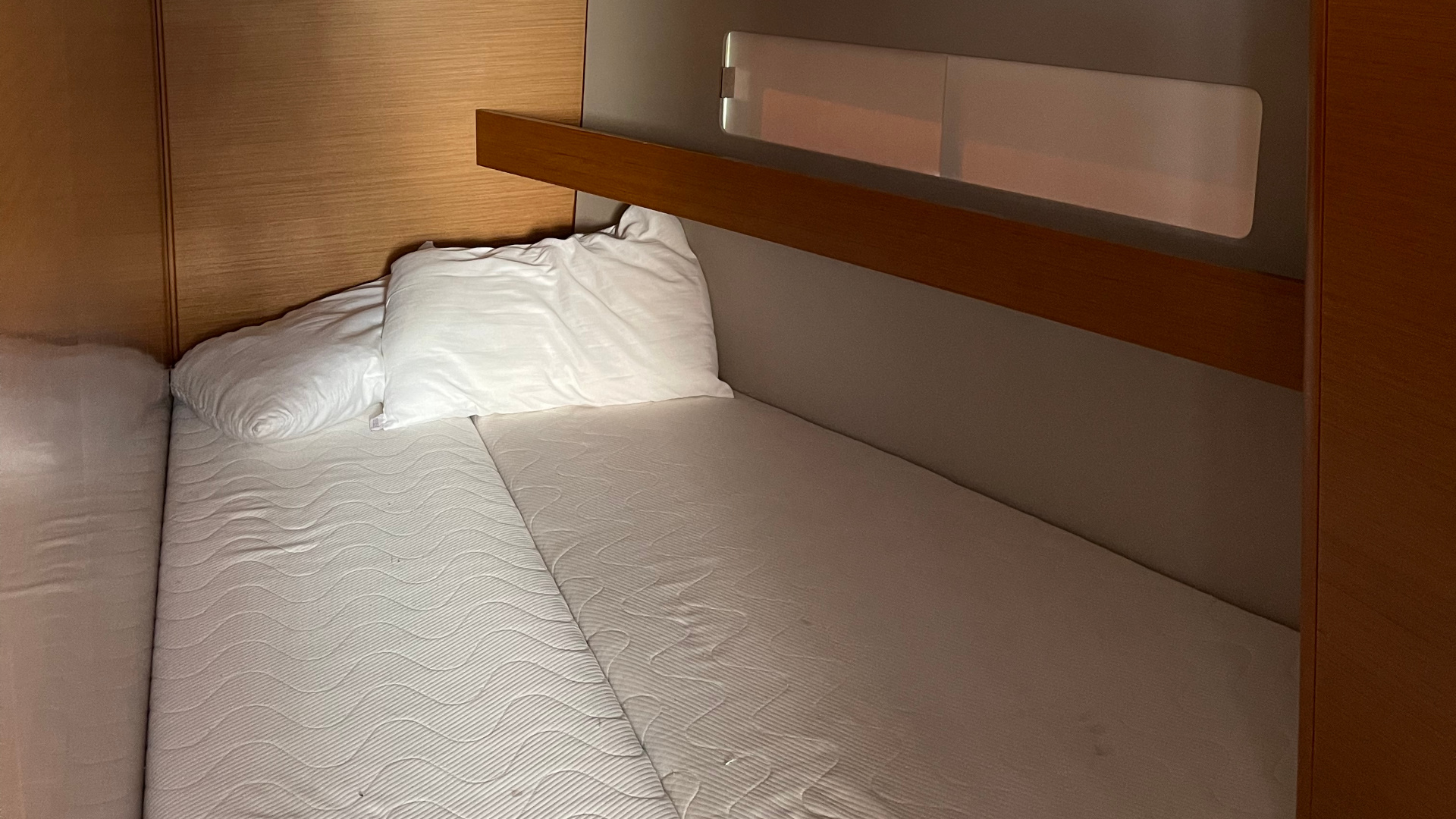 Photo #2 - Sun Odyssey 440 (possible to be converted to 3 cabins) (OLYMPIA) en Skiathos - 18576