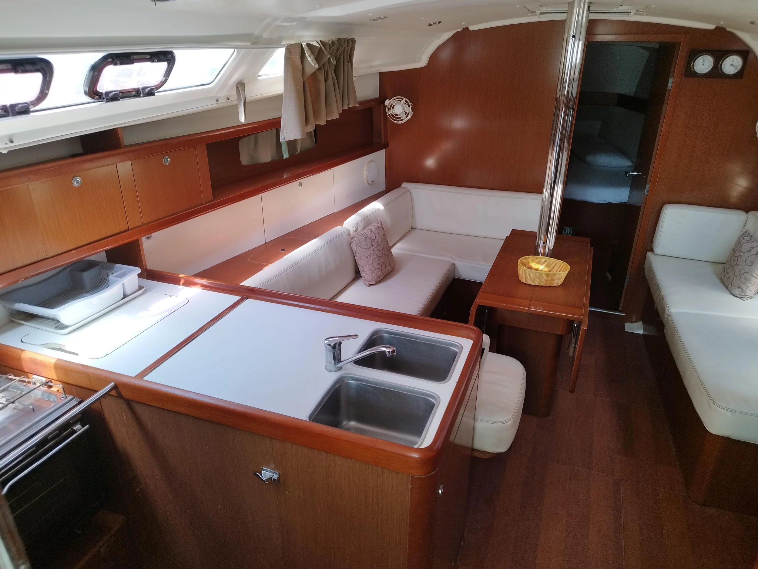 Oceanis 37 (MINA "Sails 2025")  - 1