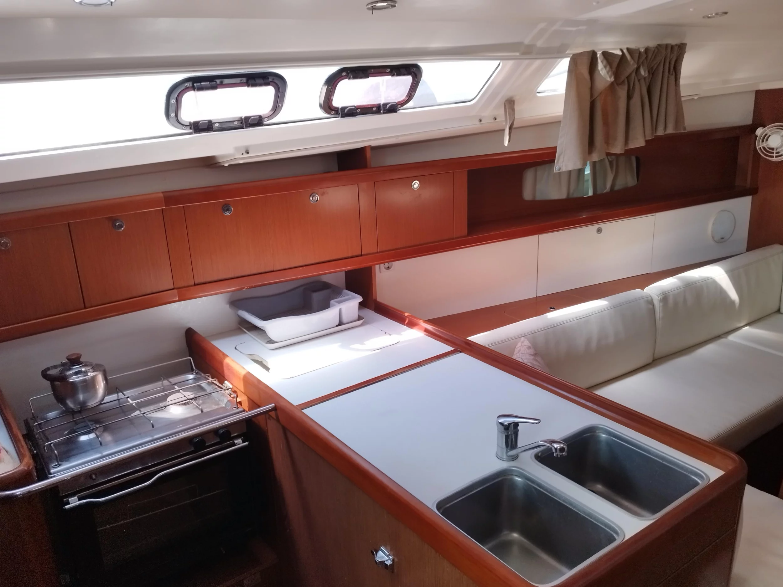 Oceanis 37 (MINA "Sails 2025")  - 2