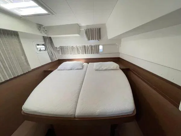 Lagoon 42 (Art of Liberty) Interior image - 10