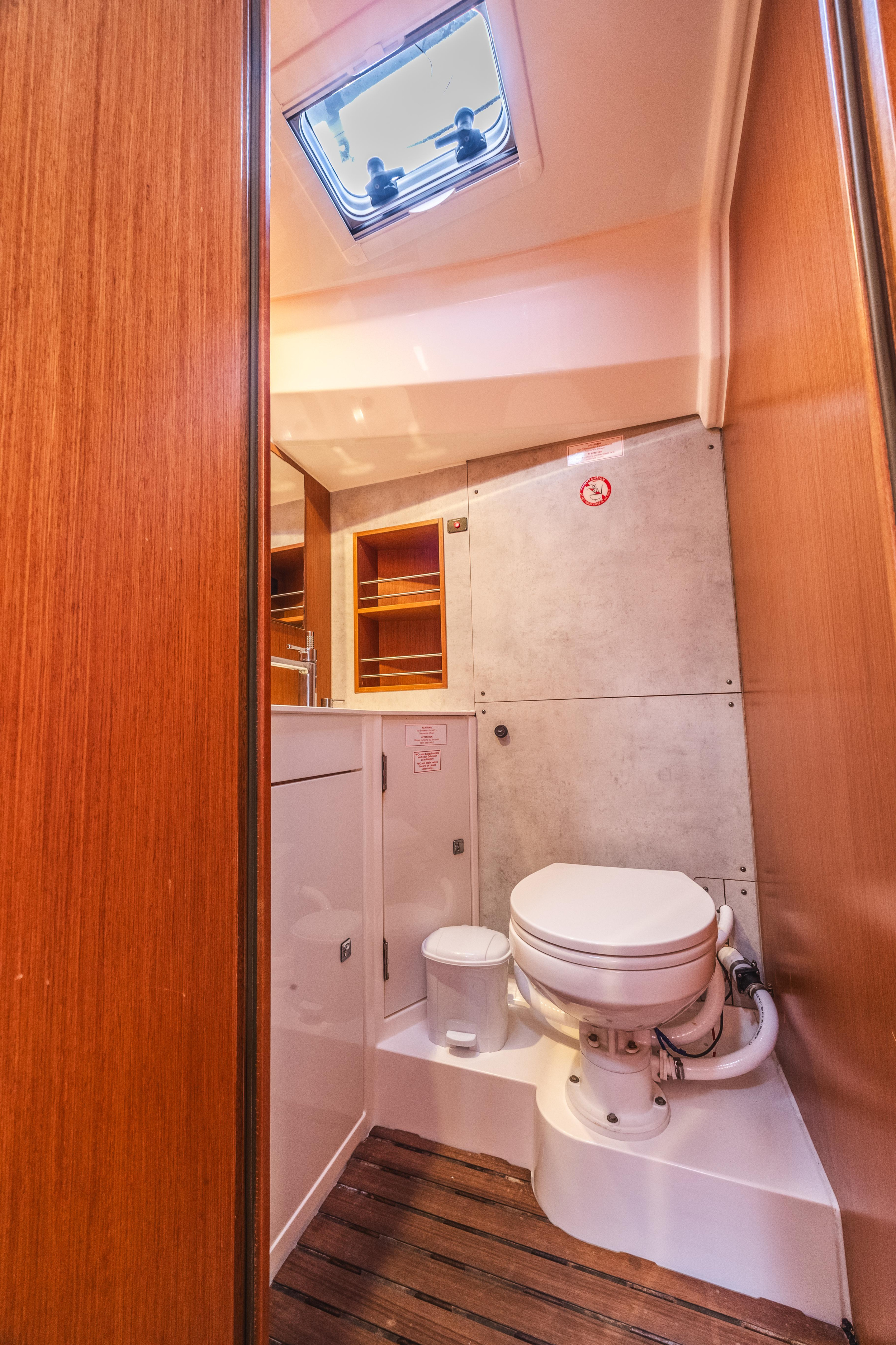 Photo #13 - Bavaria C42 (Arian) en Lefkada - 21357