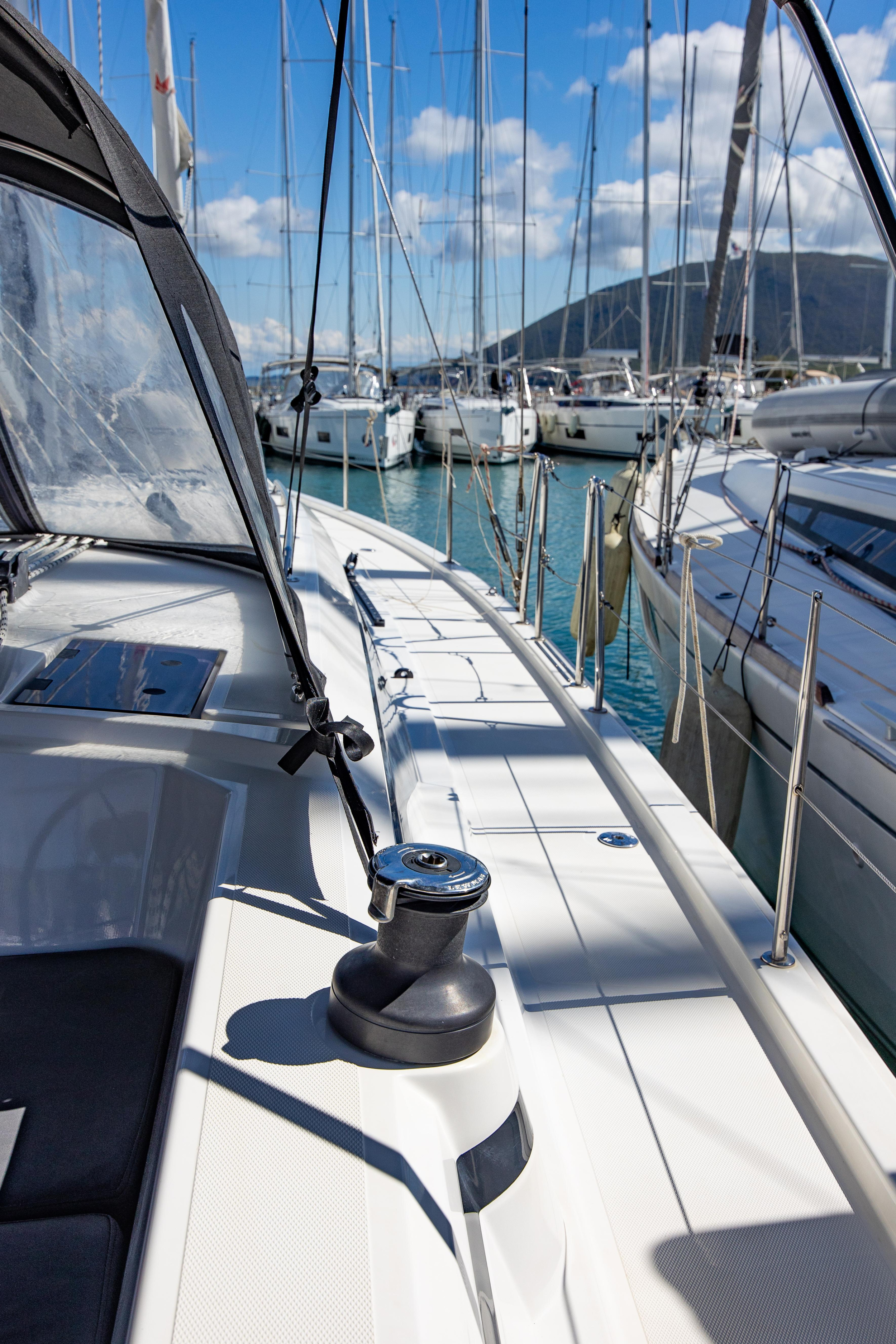 Photo #10 - Bavaria C42 (Arian) en Lefkada - 21357