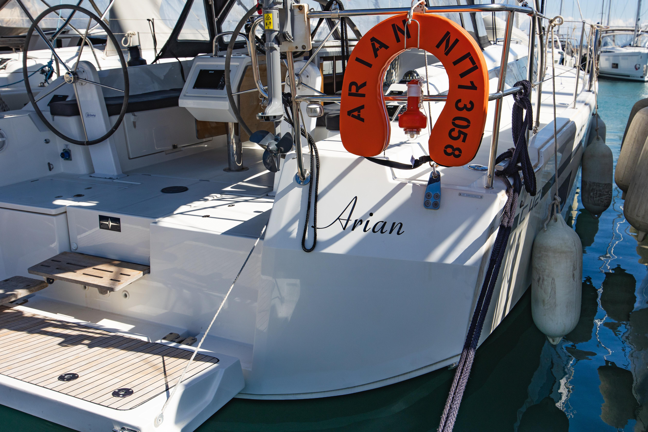 Photo #12 - Bavaria C42 (Arian) en Lefkada - 21357
