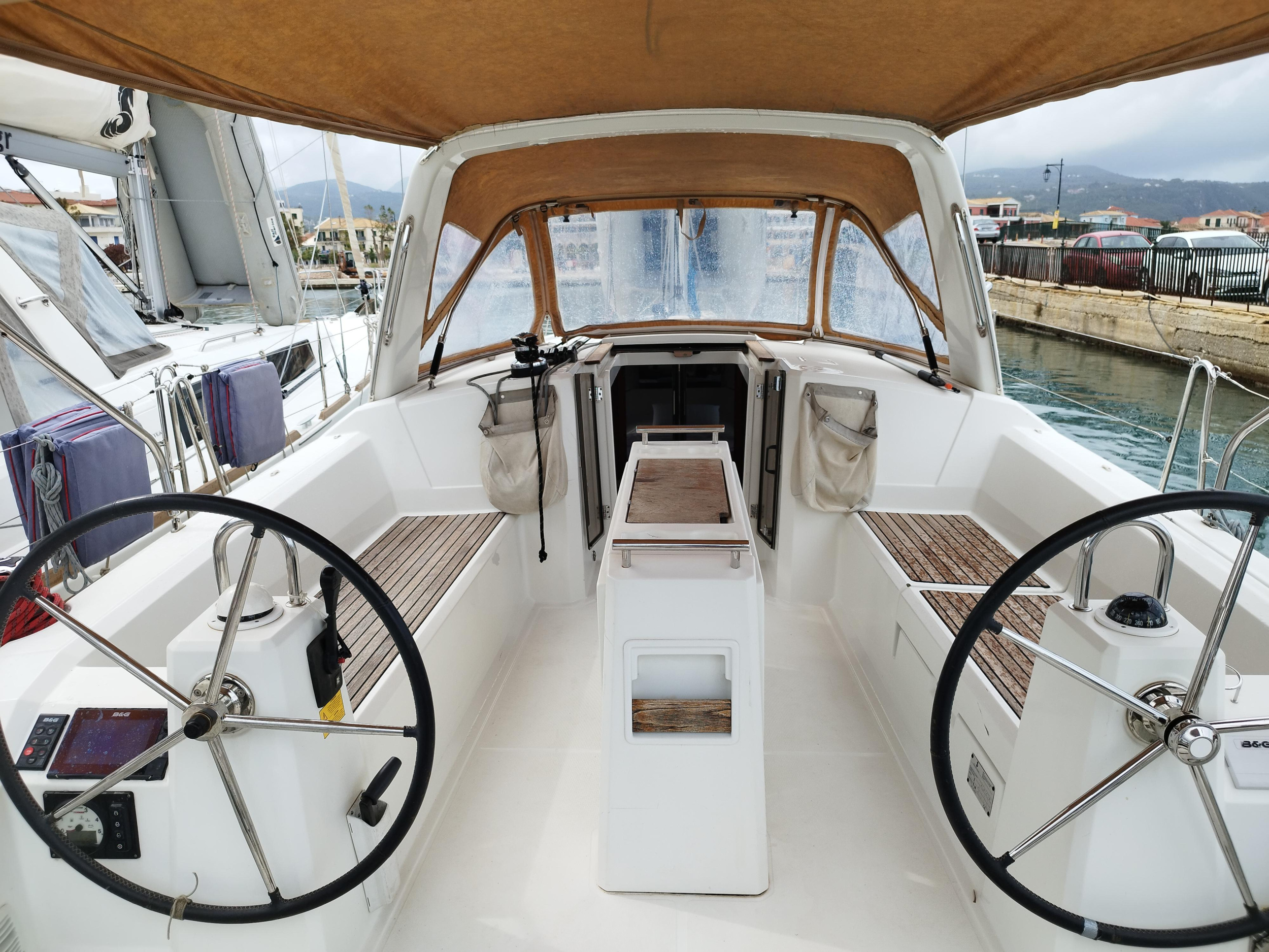 Photo #13 - Oceanis 38.1 (JANNET New Sails 2025) en Lefkada - 24512