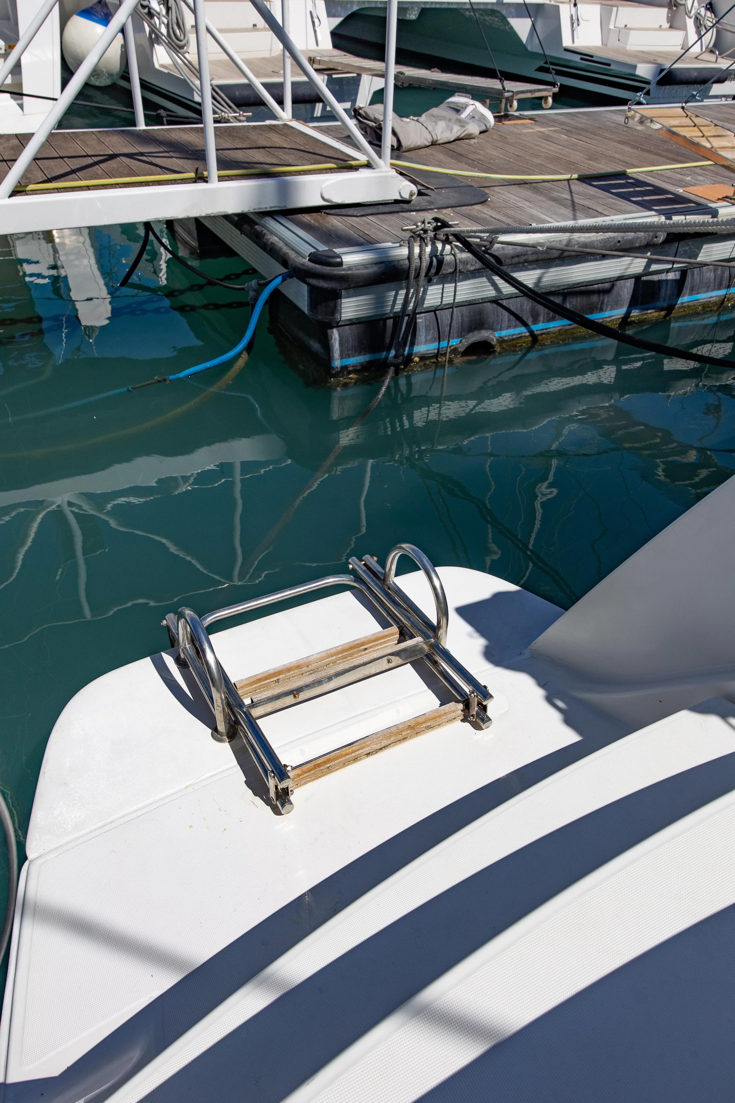 Lagoon 39 (Deep Blue)  - 50