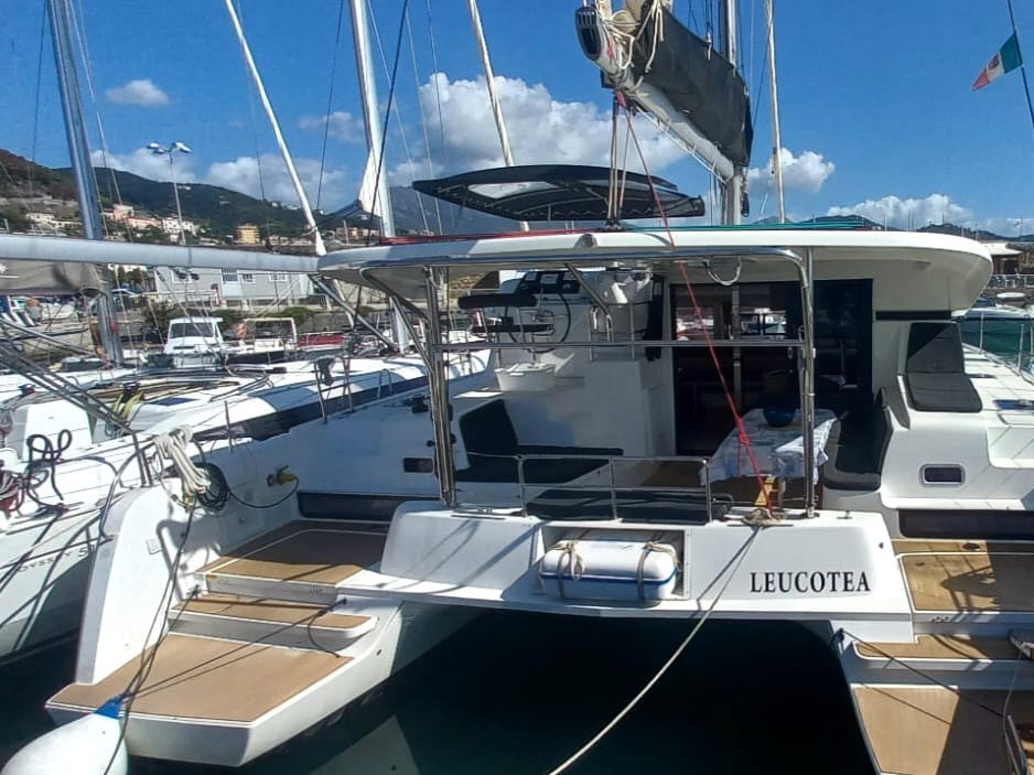 Photo #1 - Lagoon 42 (Leucotea) in Salerno - 8657