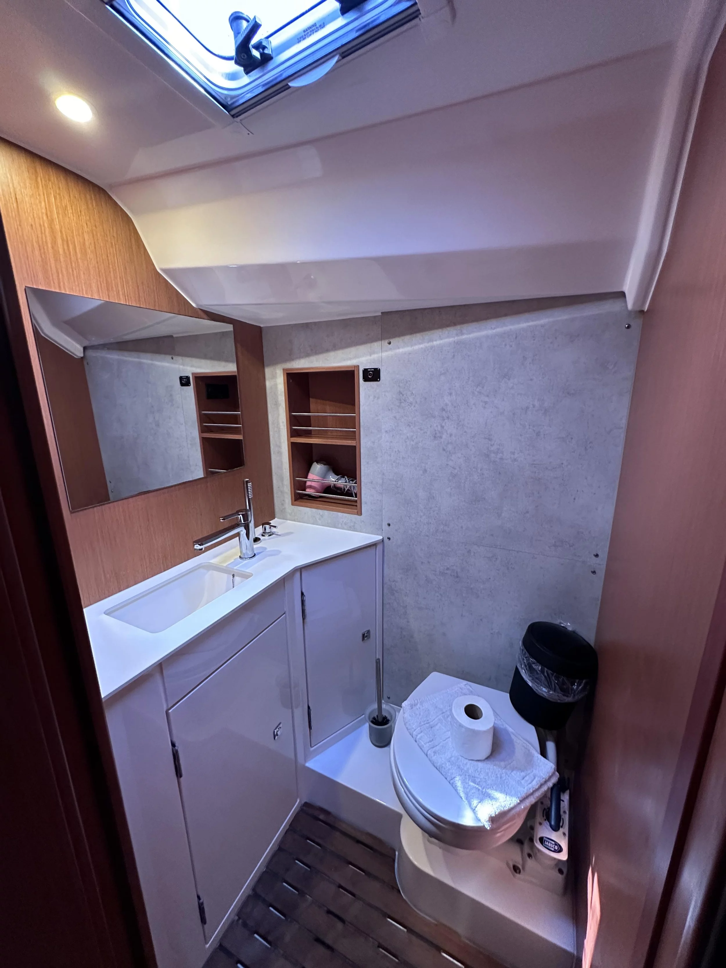 Bavaria C42 (Sail Scorpius)  - 10
