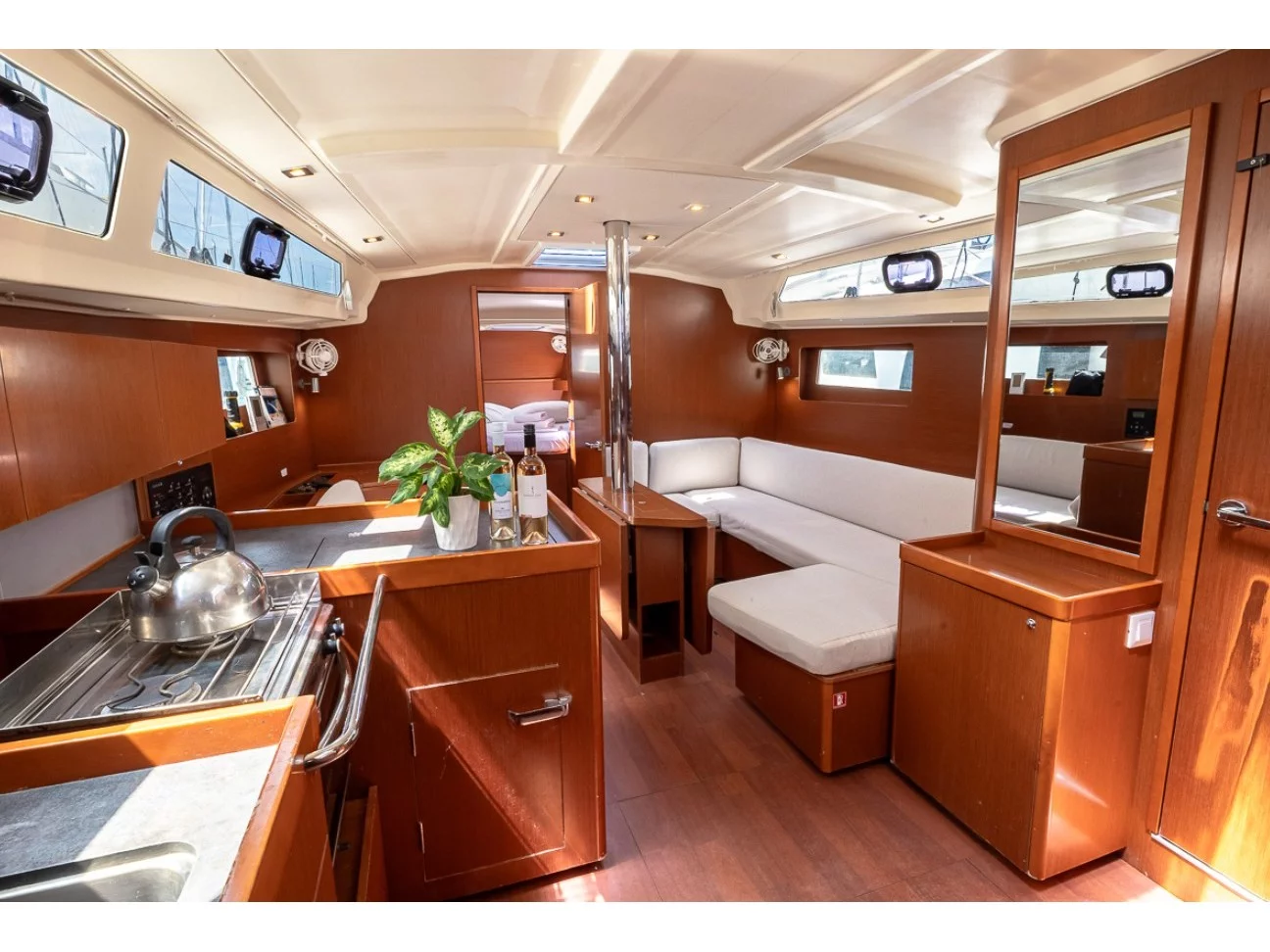 Oceanis 41.1 (Peace) Interior image - 7