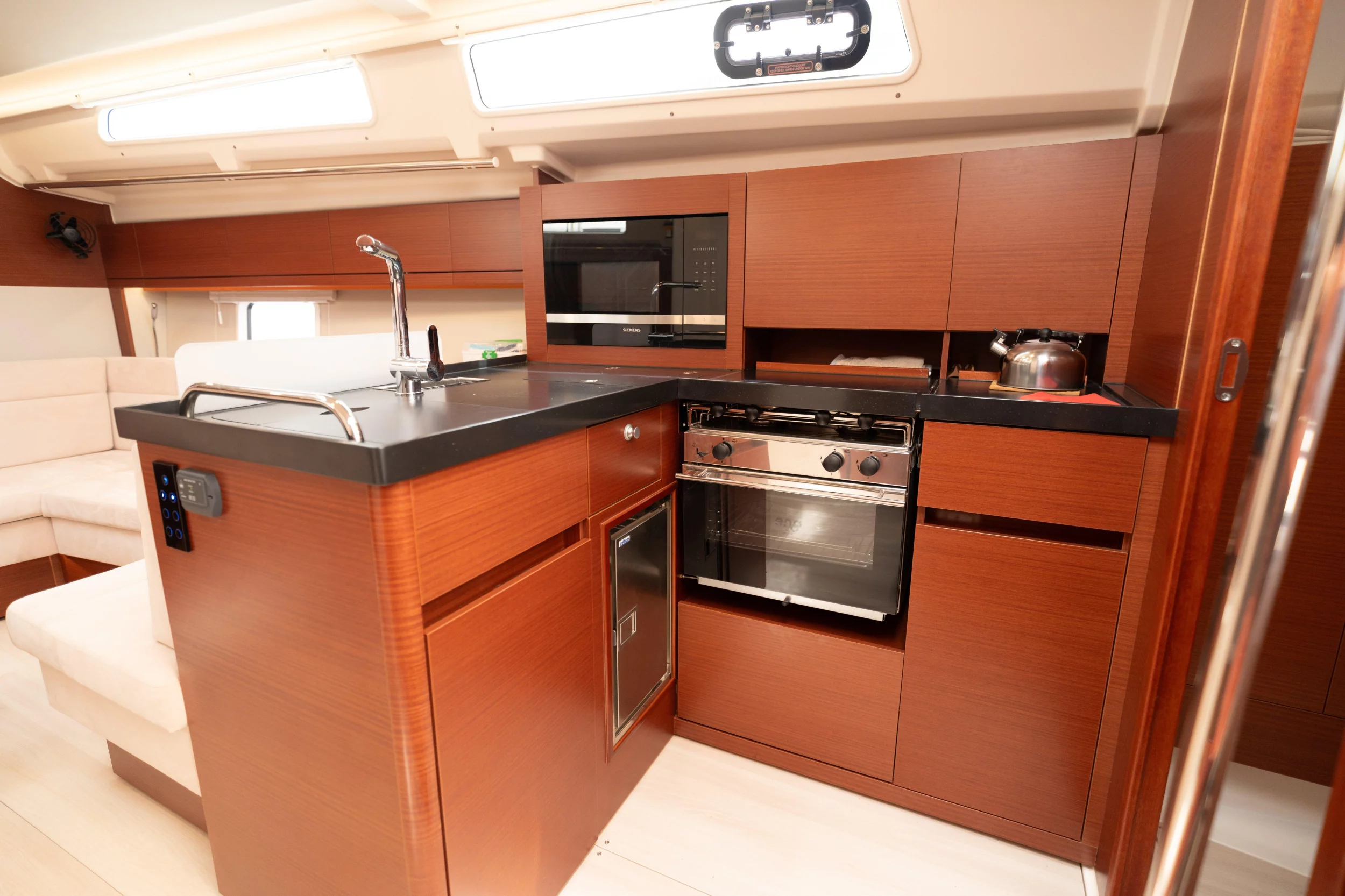 Hanse 418 (VRONTIS |Inverter|)  - 8