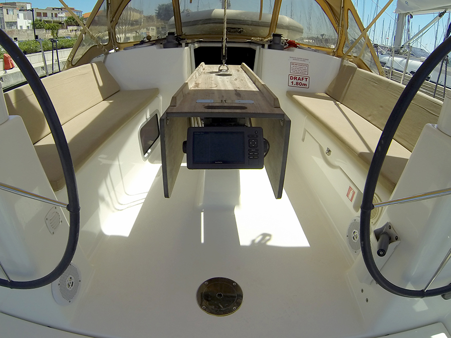 Photo #19 - Dufour 335 GL (Lara) in Sibenik - 20294