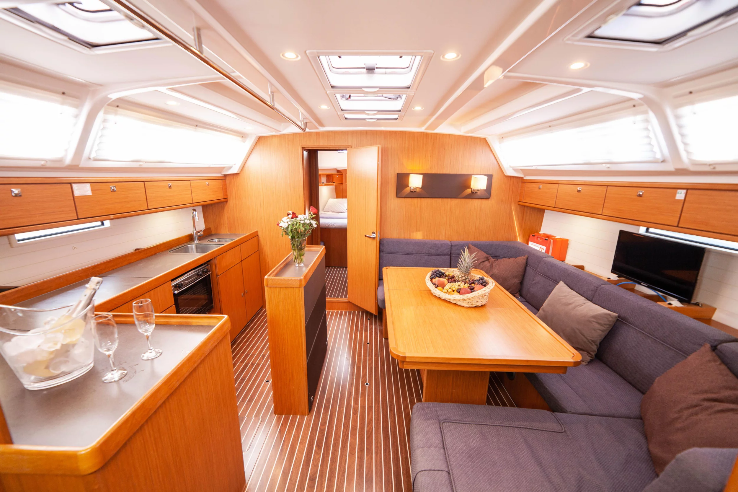 Bavaria Cruiser 46 (Sail Vega)  - 22