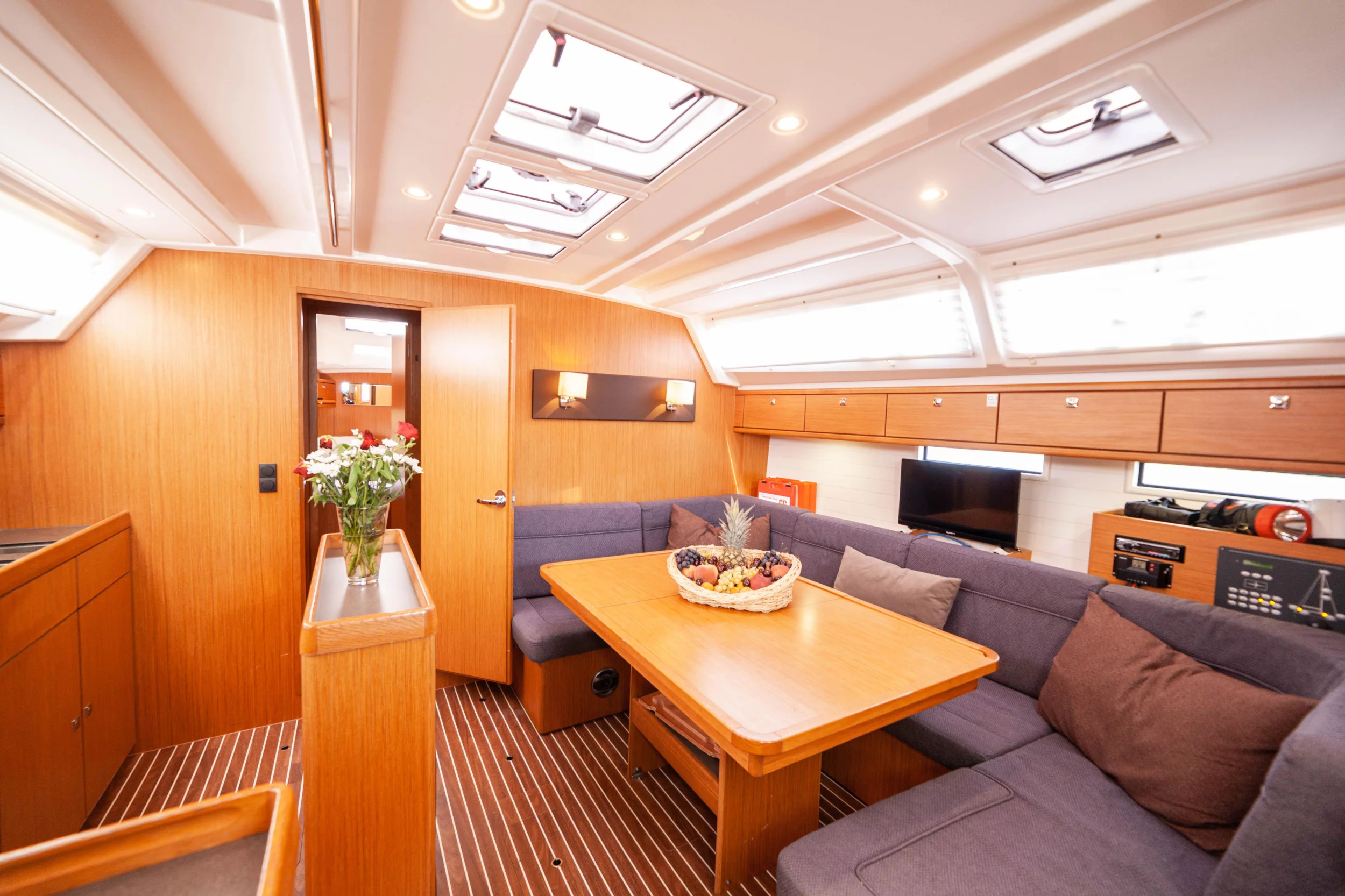Bavaria Cruiser 46 (Sail Vega)  - 13
