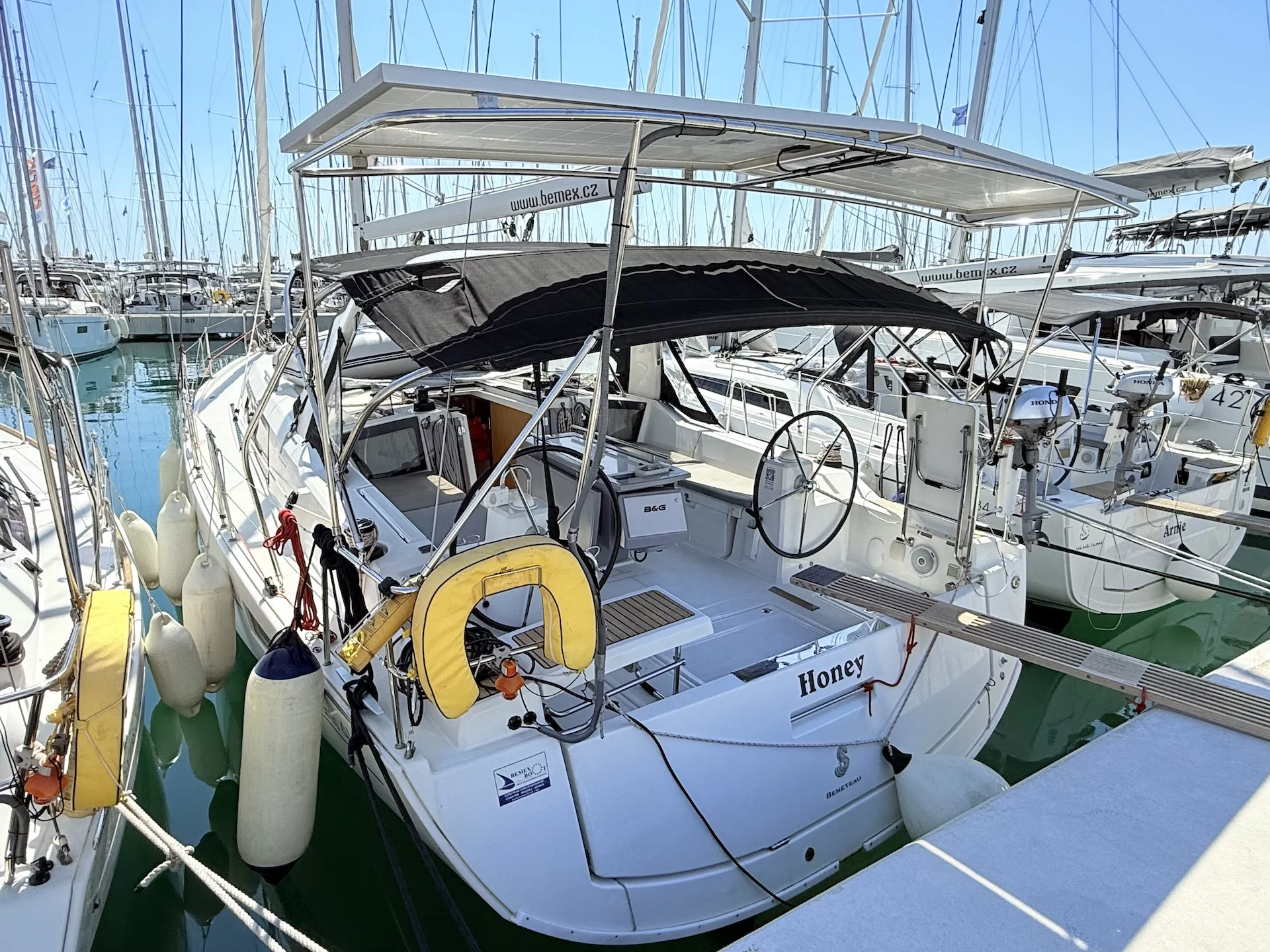Oceanis 41.1 (Honey)  - 5