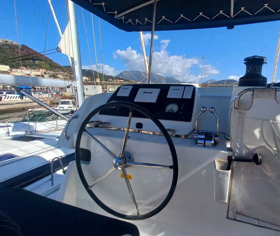 Photo #7 - Lagoon 42 (Leucotea) in Salerno - 8657