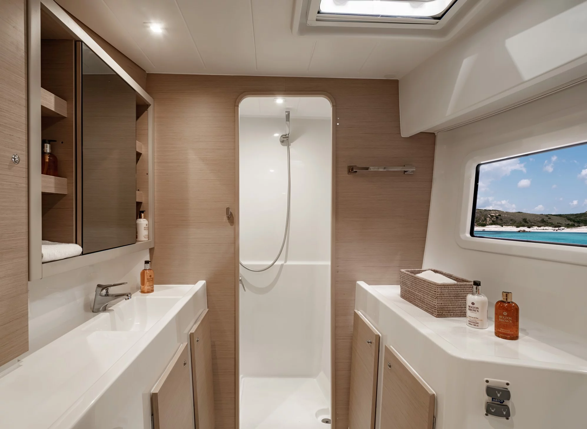 Lagoon 42 (ZAHIRA - GEN/AC+WATERMAKER)  - 2