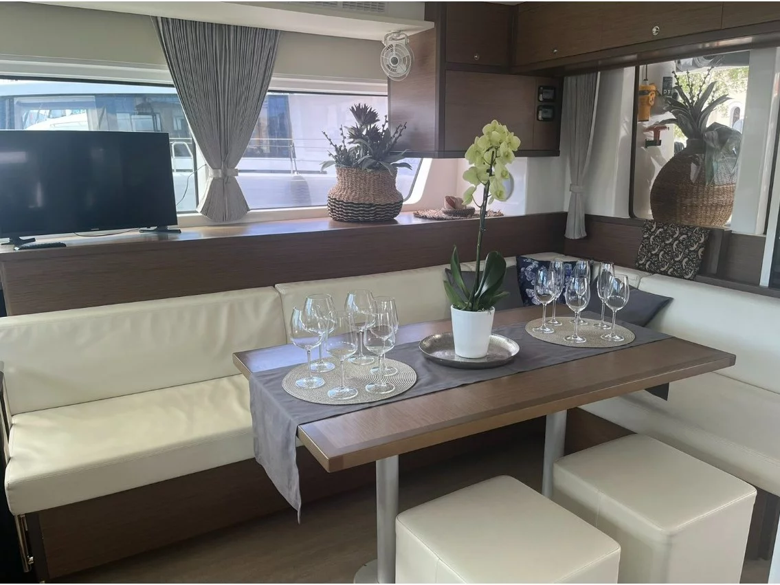 Lagoon 52 (Blue Velvet) Interior image - 36