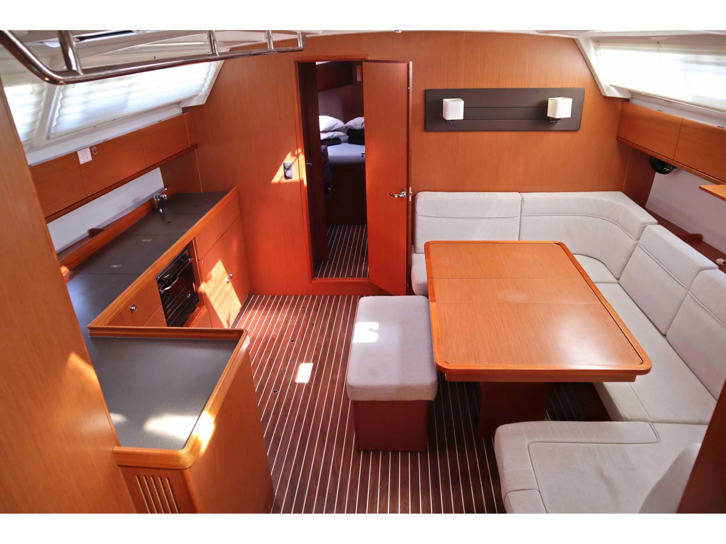 Bavaria 46 Cruiser (Stavento) Interior image - 1