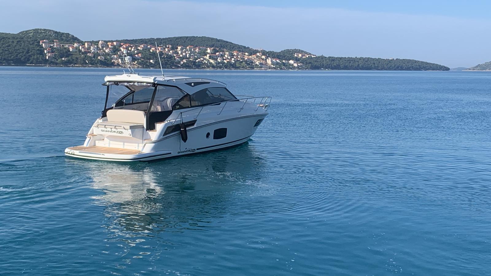 Photo #24 - Grandezza 34 OC (OHANA) in Trogir - 20593