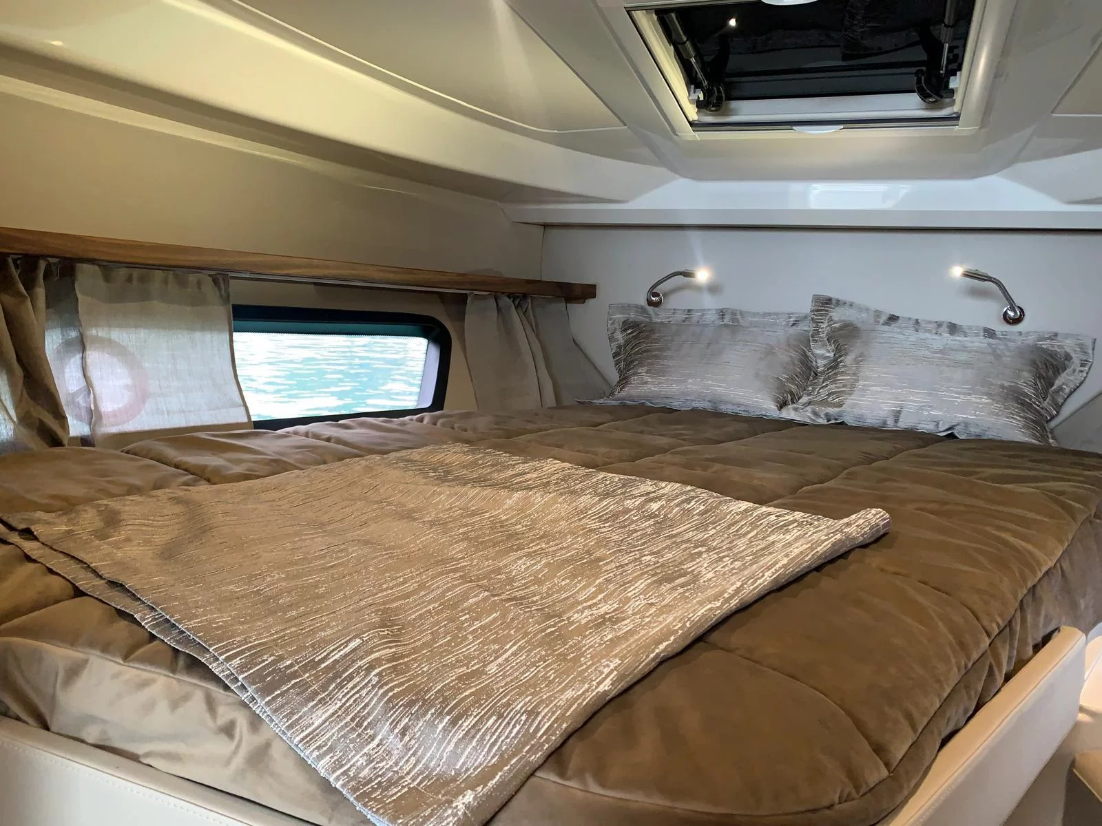 Grandezza 34 OC (OHANA) main cabin - 30