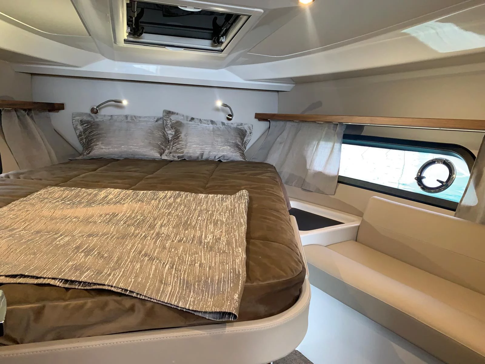 Grandezza 34 OC (OHANA) main cabin - 0