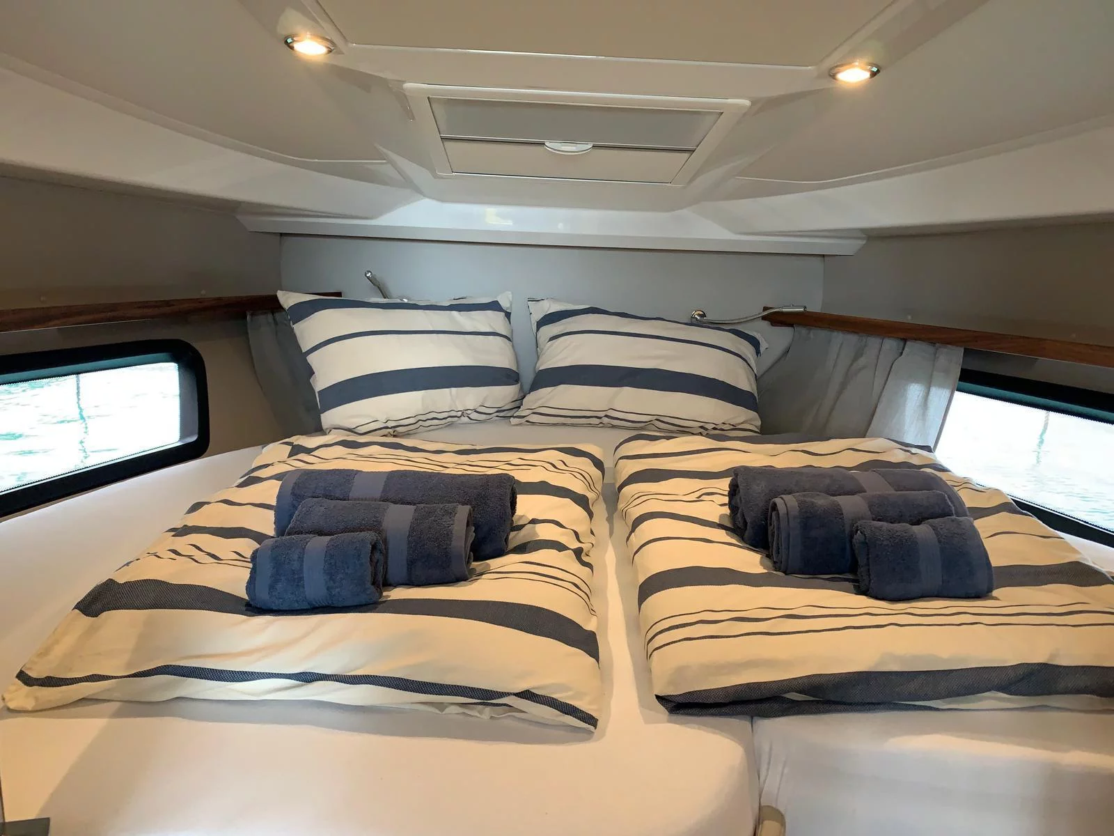 Grandezza 34 OC (OHANA) main cabin - 13