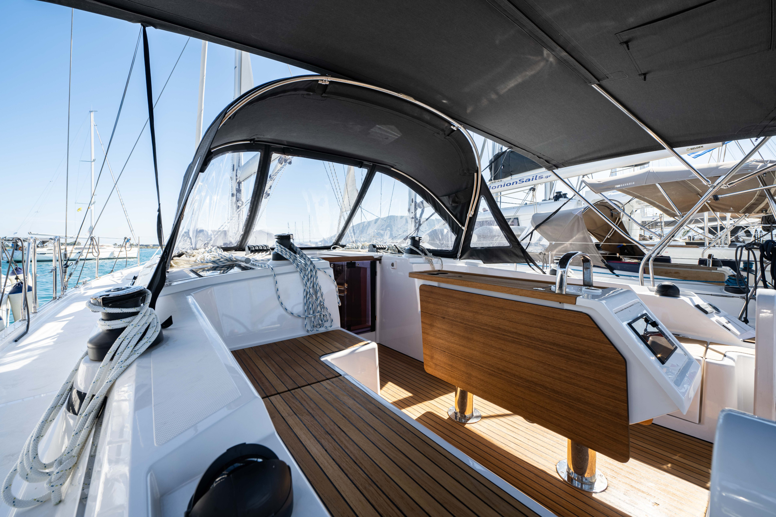 Photo #14 - Bavaria C42 (Rosario) en Lefkada - 23759