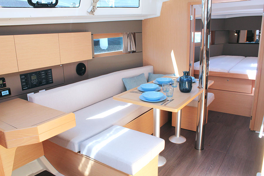 Photo #7 - Oceanis 38.1 (FREEDOM) en Barсelona - 18410