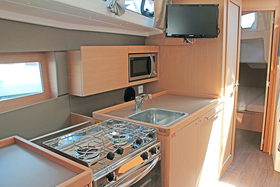 Photo #15 - Oceanis 38.1 (FREEDOM) en Barсelona - 18410