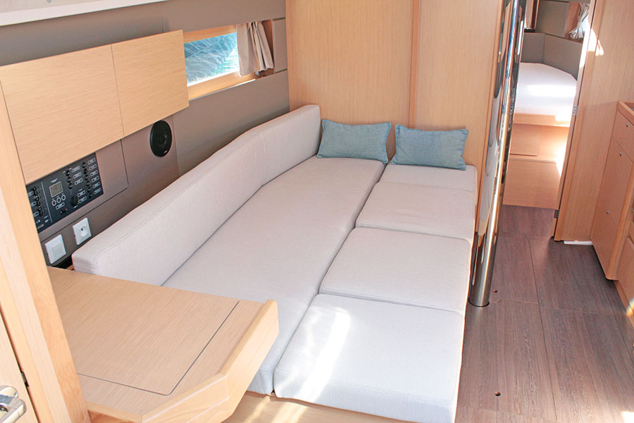 Photo #6 - Oceanis 38.1 (FREEDOM) en Barсelona - 18410