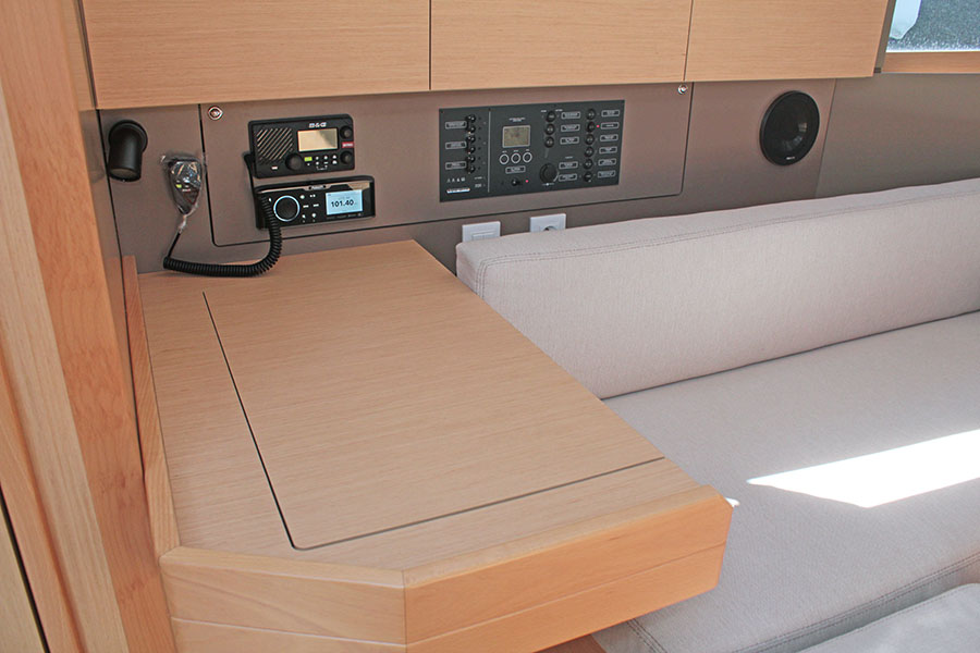 Photo #12 - Oceanis 38.1 (FREEDOM) en Barсelona - 18410