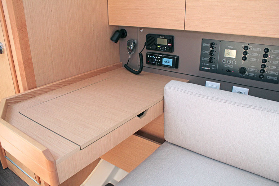 Photo #7 - Oceanis 38.1 (BOHEMIAN RHAPSODY) in Palma - 18412