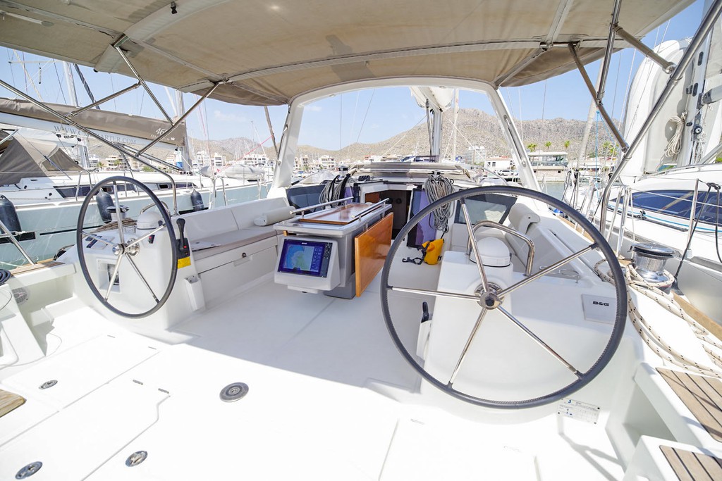Photo #20 - Oceanis 45 (AVALON) en Port de Pollenca - 25234