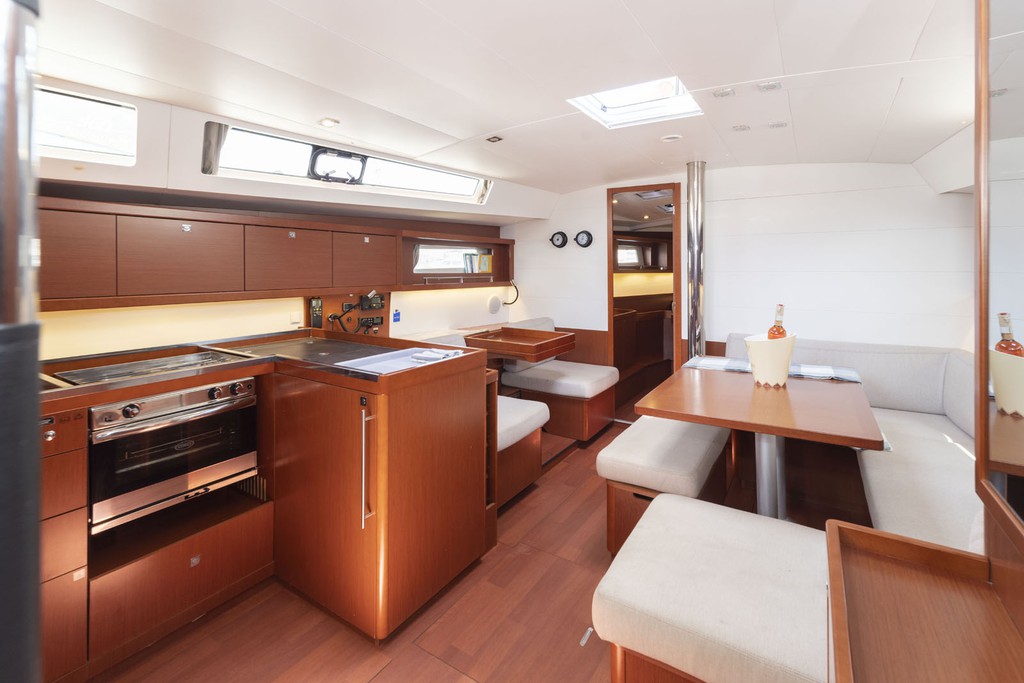 Photo #5 - Oceanis 45 (AVALON) en Port de Pollenca - 25234