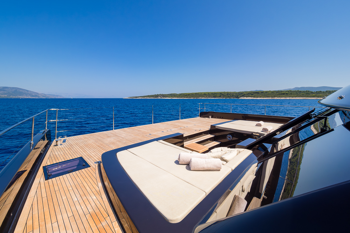 Photo #6 - Sunreef 70 Power (AMBER ONE) in Kastela - 24253