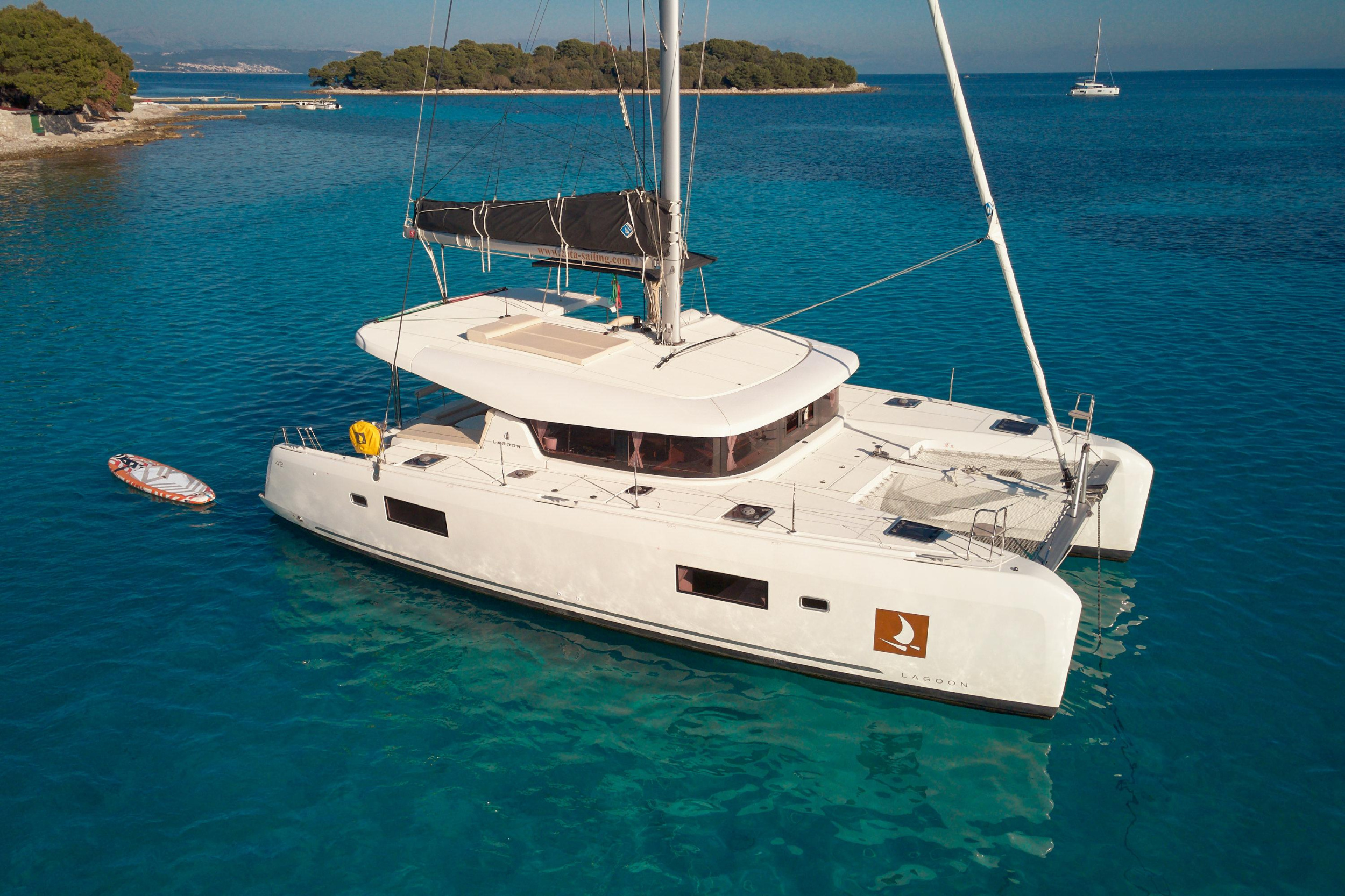 Photo #8 - Lagoon 42 (BARNEY) in Trogir - 20484