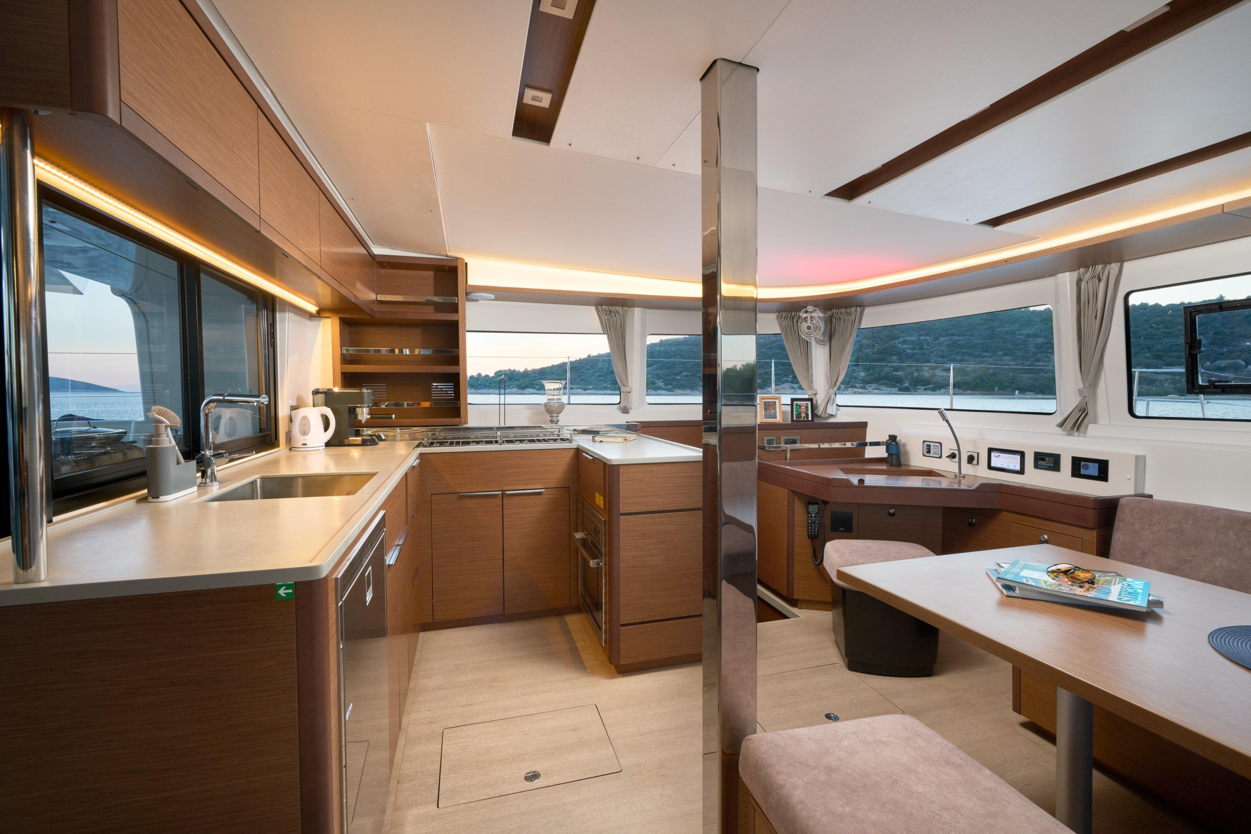 Photo #12 - Lagoon 46 NEW (LUNA) in Trogir - 25159