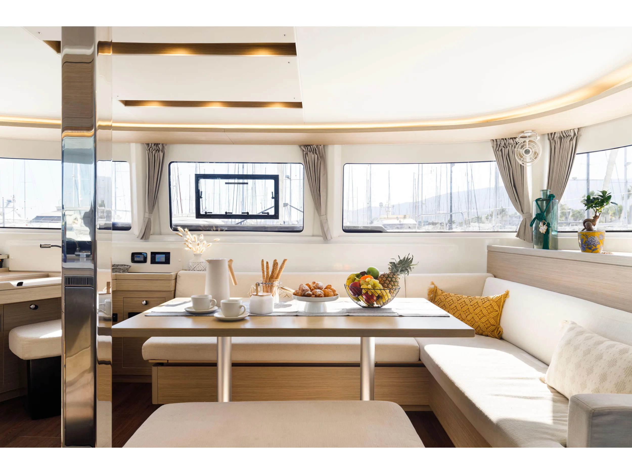 Lagoon 46 (Si Mi Amor) Interior image - 9