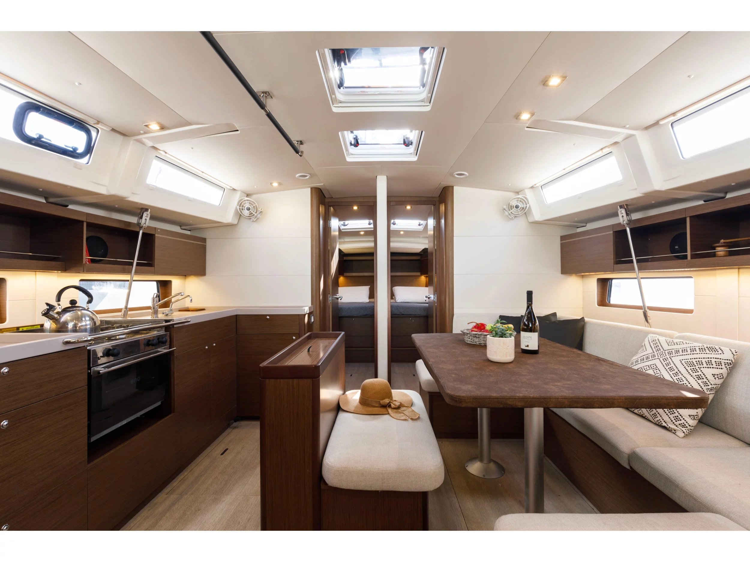 Oceanis 46.1 (Nailah) Interior image - 10