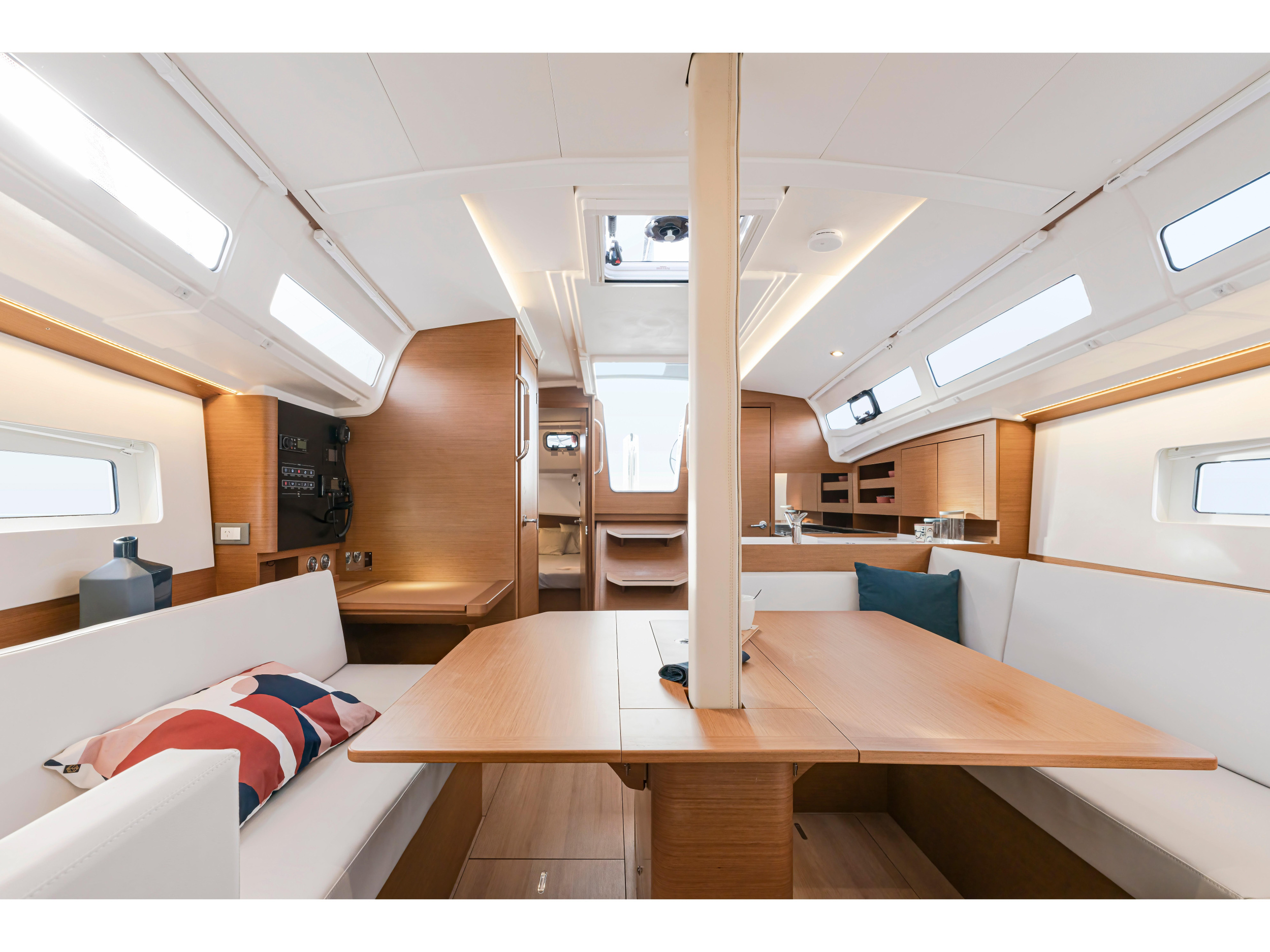 Photo #3 - Sun Odyssey 380 (Cotufa) in Palma - 22088