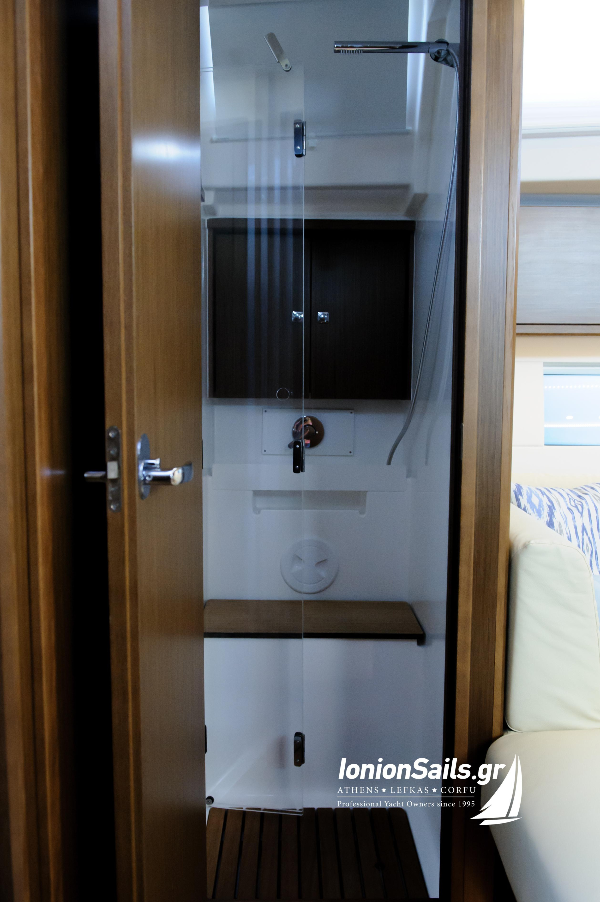 Photo #8 - Bavaria C57 (Friends) en Lefkada - 23763