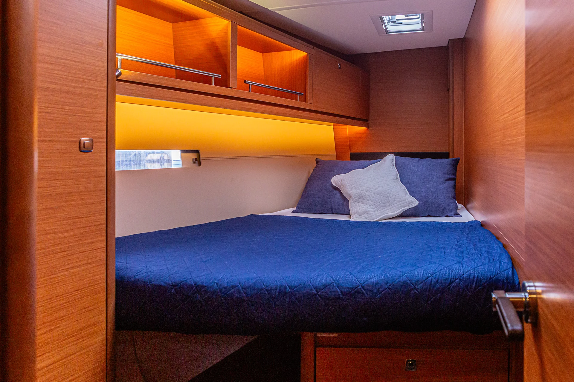 Dufour 56 Exclusive 250 L (Euphoria Planet)  - 6