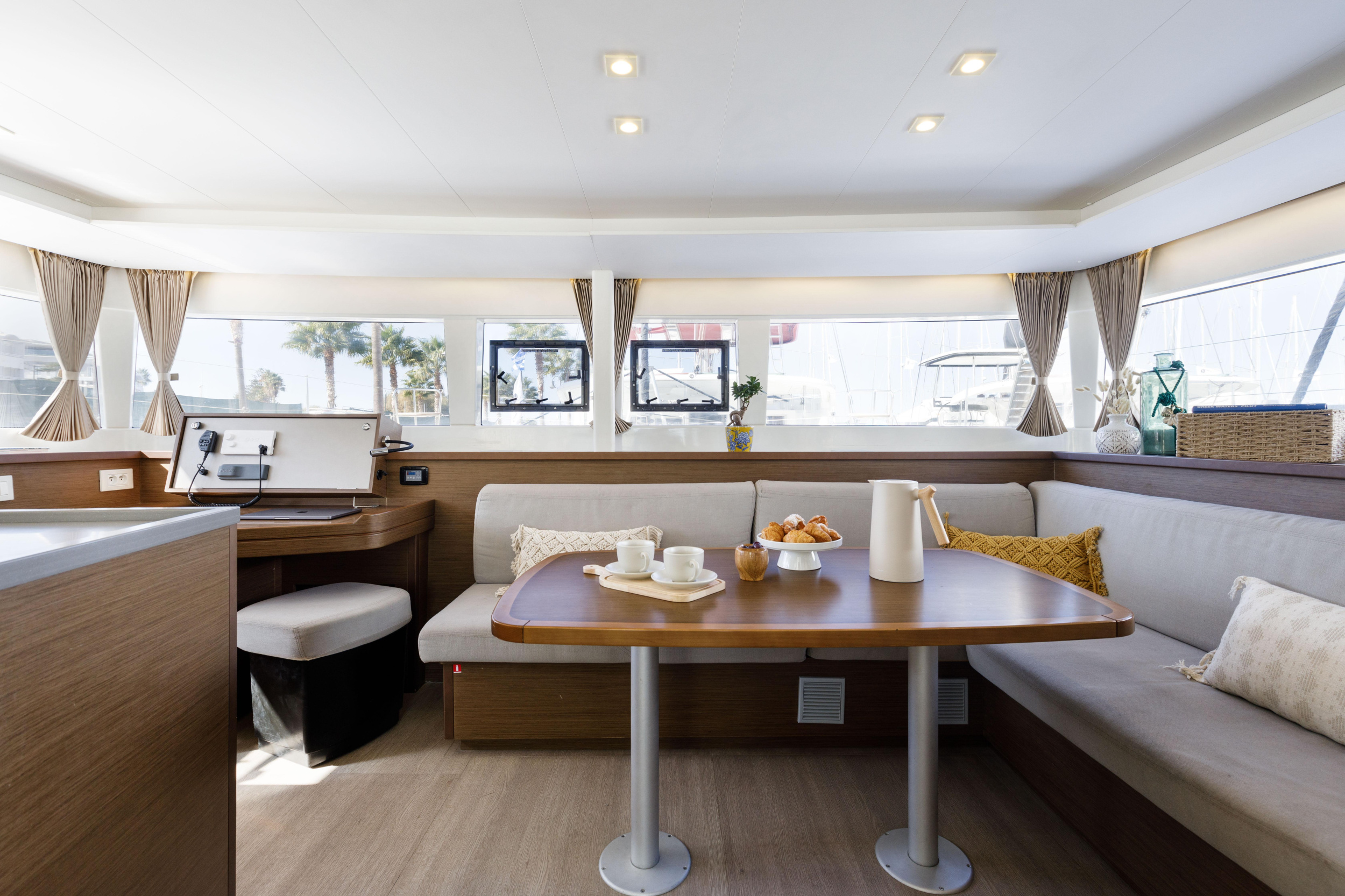 Photo #23 - Lagoon 450 Flybridge (Greis) en Rhodes - 16472