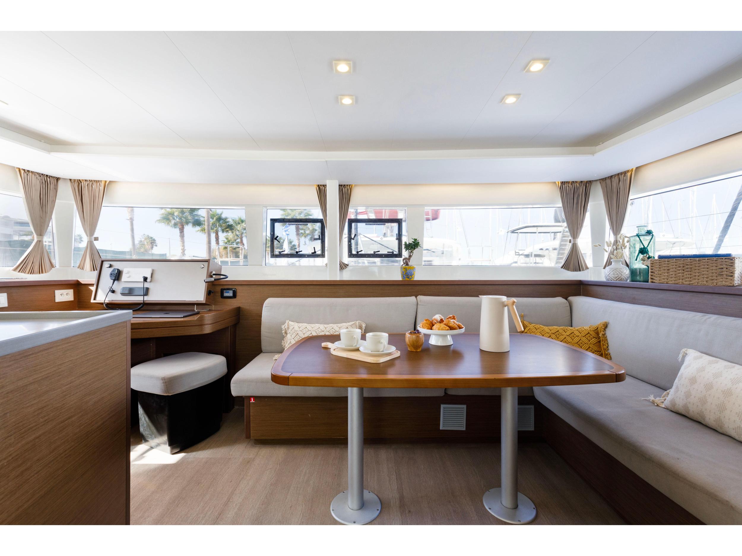 Photo #9 - Lagoon 450 Flybridge (Greis) en Rhodes - 16472