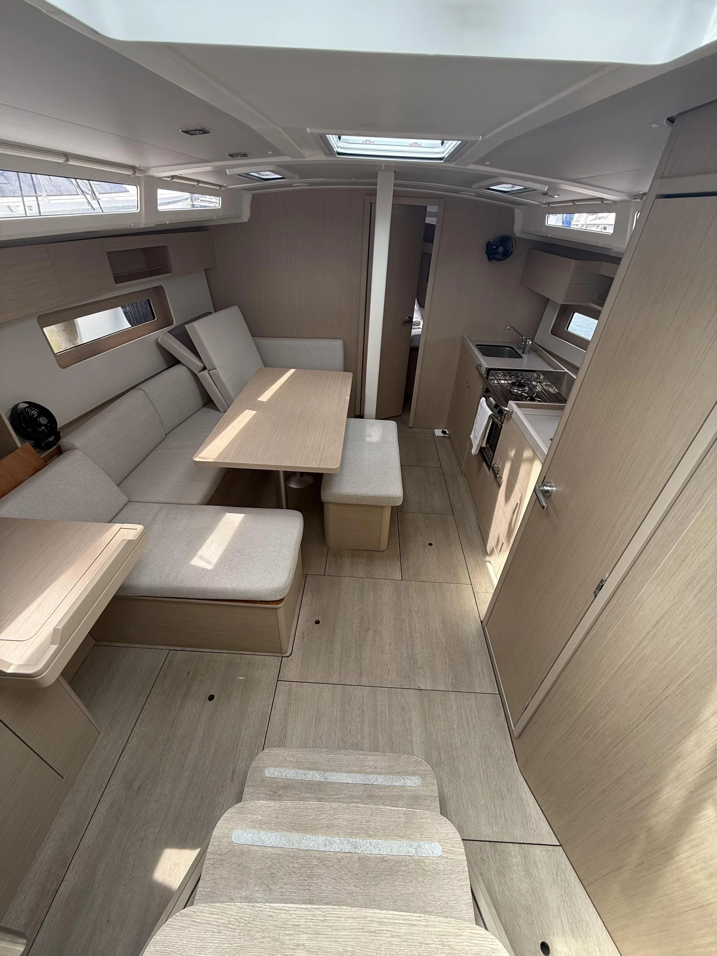 Oceanis 37 (Karyatis) Interior image - 1