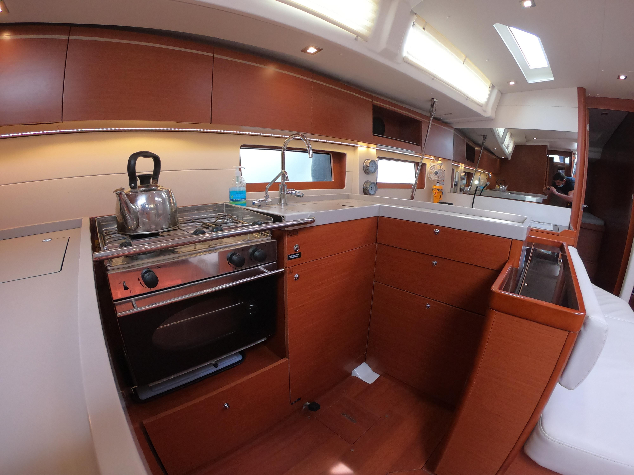 Photo #6 - Oceanis 51.1 (Famiglia) in Athen - 24604