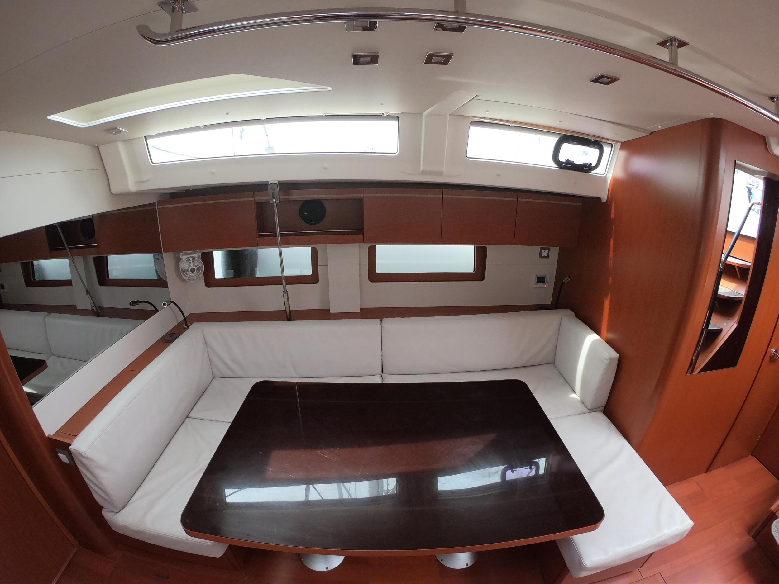 Photo #14 - Oceanis 51.1 (Famiglia) in Athen - 24604