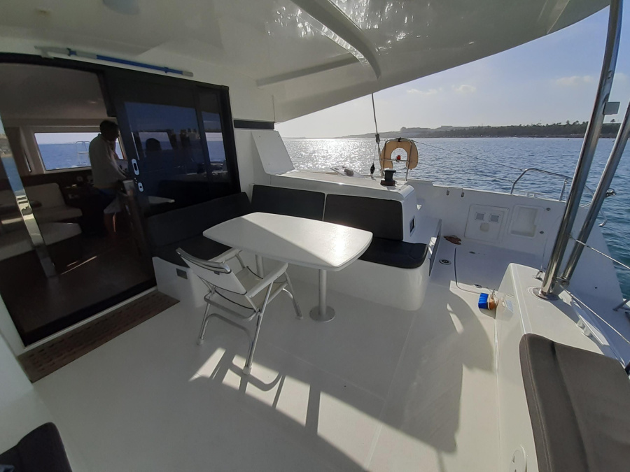 Photo #7 - Lagoon 42 (Cross The Breeze) in Hyeres - 24566